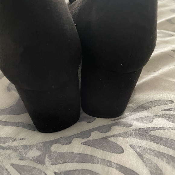 CL by Laundry office faux black suede with fringe block heel slip on in size 6 - Picture 5 of 6